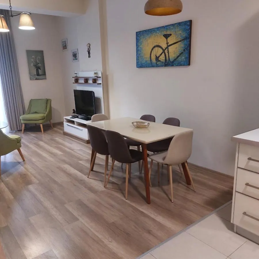 Apartment In Tbilisi “Green Budapest “ 0*,